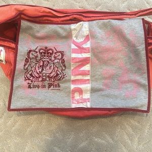 PINK Victoria’s Secret duffel bag! Great storage, sturdy, & good condition!